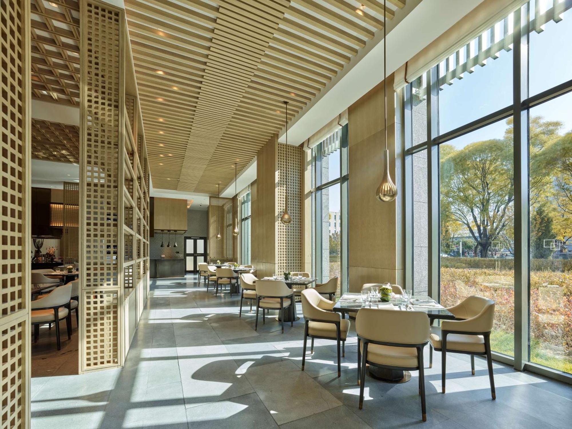 Doubletree By Hilton Beijing Badaling Hotel Yanqing Bagian luar foto